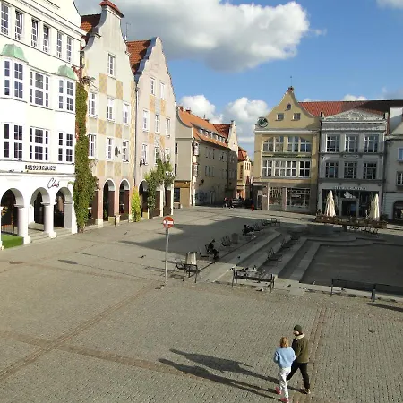 W Centrum Starego Miasta 1